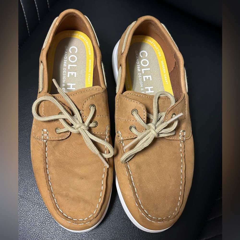 Cole Haan - lightly used tan shoes. Item# C36078. Size 7M